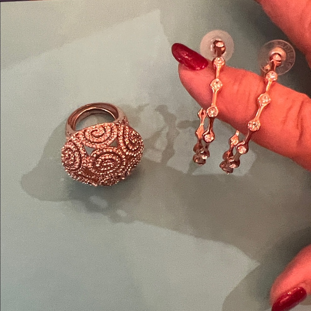 Source Unknown Intricate rose gold Ring and earings